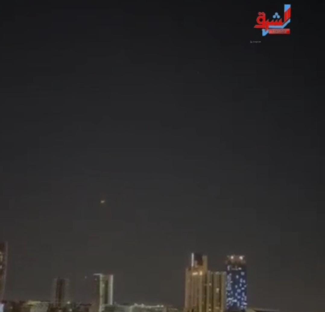 لقطات توثق مسيرات في سماء العاصمة الأردنية عمّان في ظل تصاعد الأزمة بين طهران وتل أبيب‎