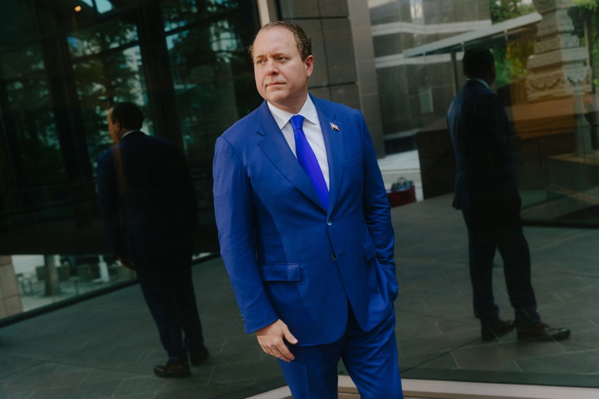 كيف استغل صديق ترامب الابن اسمه للتأثير على حكومات وشركات حول العالم؟