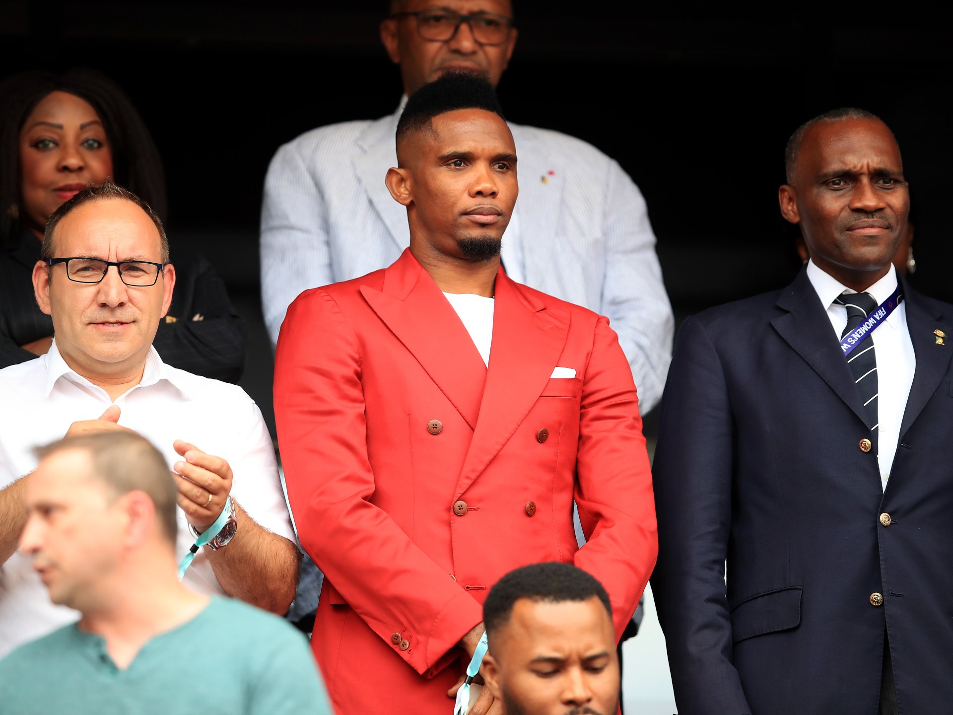 شاهد.. جماهير تشتم إيتو بعد فشل الكاميرون في التأهل لكأس العالم