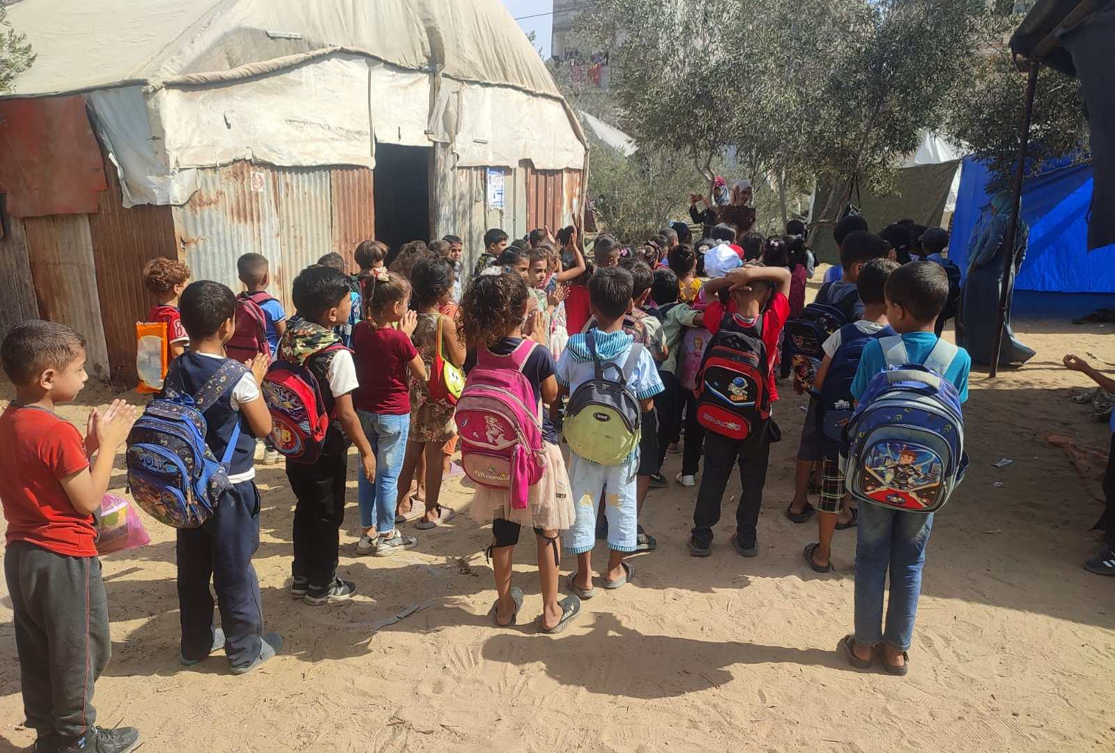 الأونروا: 300 ألف طفل بغزة سجلوا في برامجنا للتعلم عبر الإنترنت