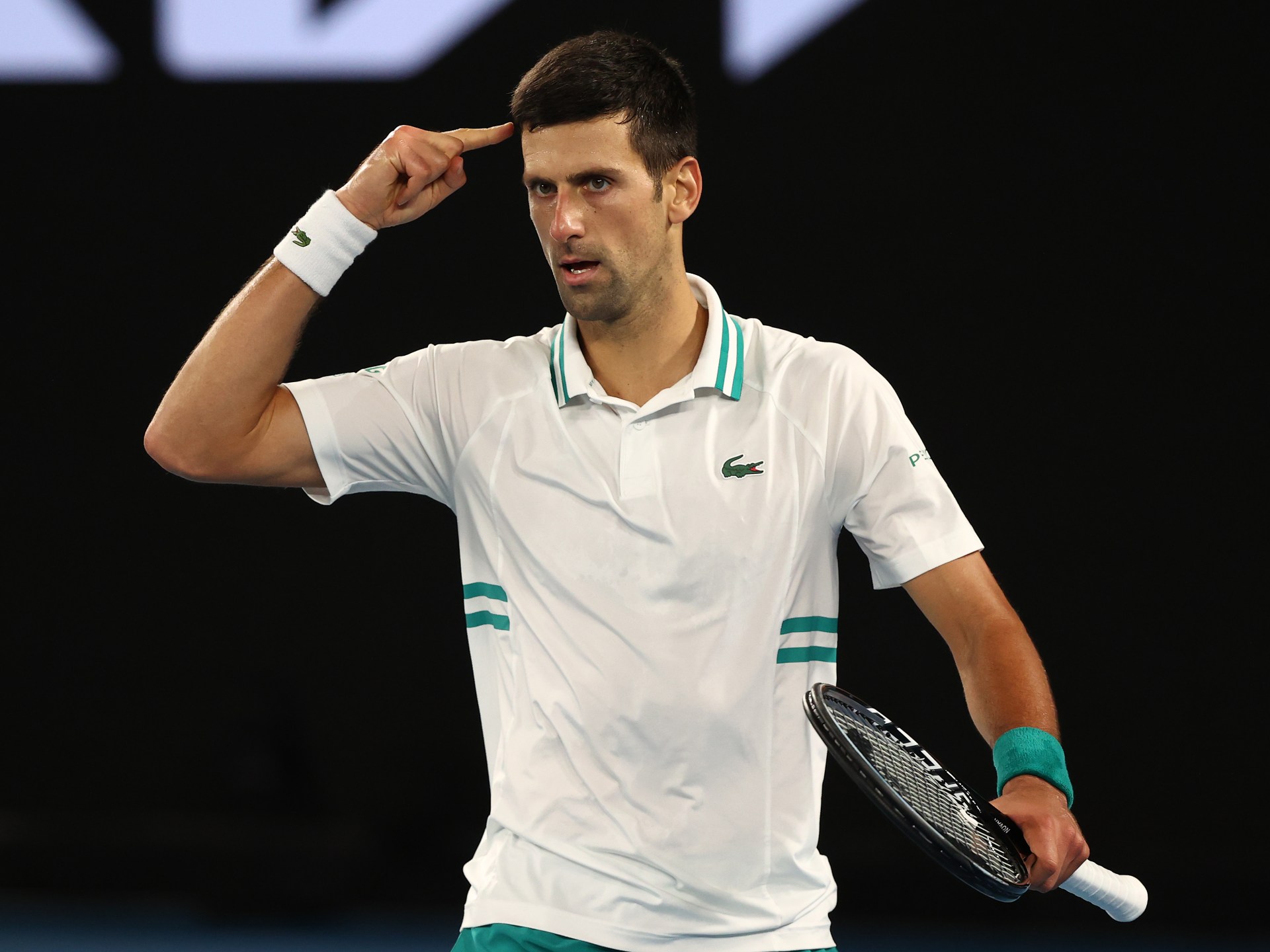 انتقد الرئيس وفر من البلاد.. ماذا يحصل مع ديوكوفيتش في صربيا؟