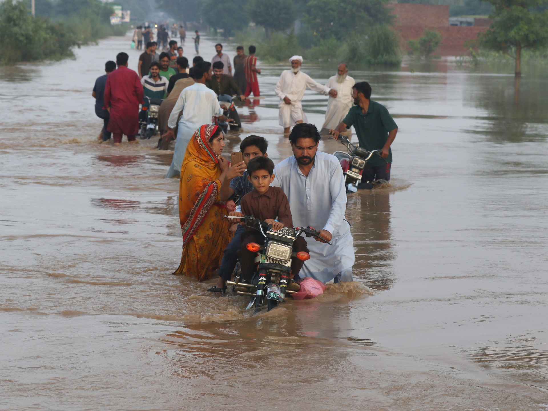 غوتيريش يحث الدول على تنفيذ أنظمة تحذير من الكوارث