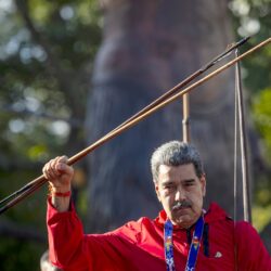 مادورو يصف ماريا ماتشادو  بـ"الساحرة الشيطانية"