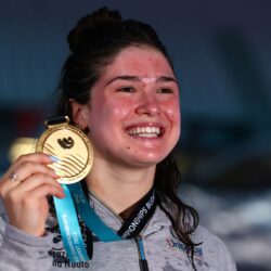 إيقاف سباحتين إيطاليتين لتورطهما في سرقة