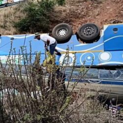 كارثة مرورية بجنوب أفريقيا تودي بحياة 42 شخصا