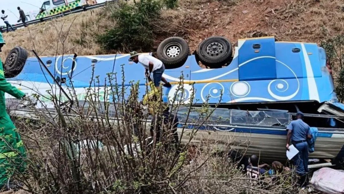 كارثة مرورية بجنوب أفريقيا تودي بحياة 42 شخصا 4 1760359686 1760435910
