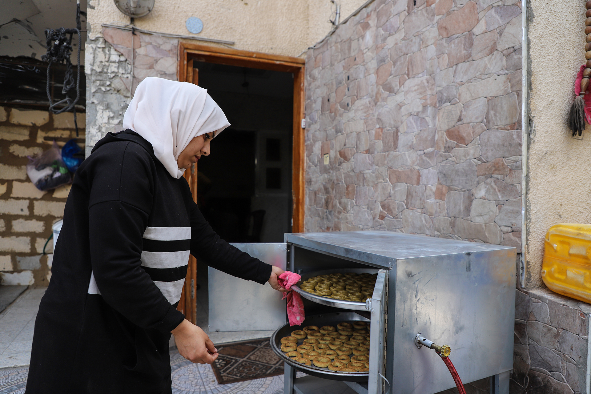 "الصلادة الاقتصادية".. مبادرة لدعم المشاريع النسائية في غزة