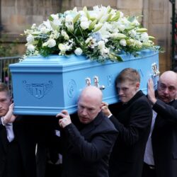 الآلاف يودعون الملاكم "القاتل المحترف" في مانشستر