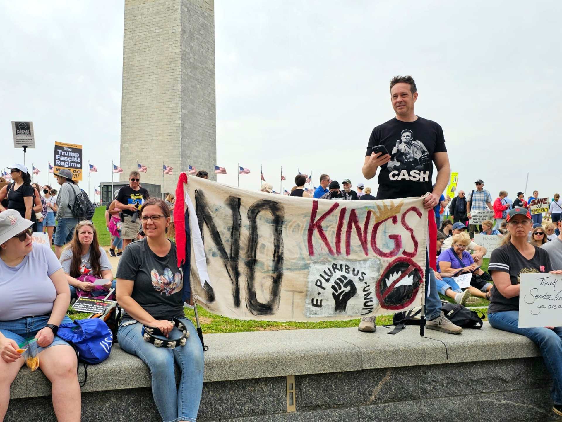 أميركا تستعد لاحتجاج كبير ضد ترامب وسط شلل حكومي متواصل