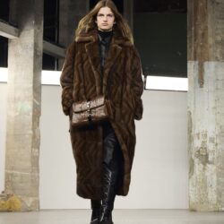 "كوندي ناست" تعلن نهاية عصر الفرو على صفحاتها وفي إعلاناتها