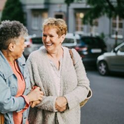 هل يوازي الشعور بالرفاه التمتّع بصحة جسدية لدى كبار السن؟