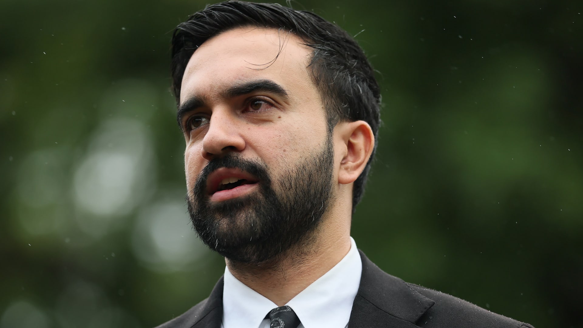 زهران ممداني يثير جدلًا واسعًا ببيان تأمل فيه بهجمات 7 أكتوبر