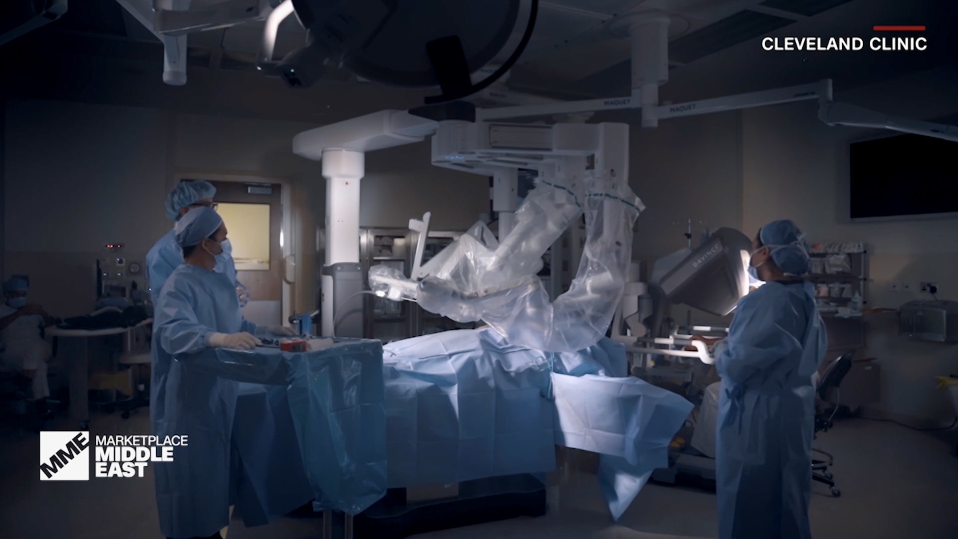هكذا تم تنفيذ أول عملية زرع رئة بمساعدة الروبوت في أبوظبي.. كيف سيبدو مستقبل الجراحة في عصر الذكاء الاصطناعي؟