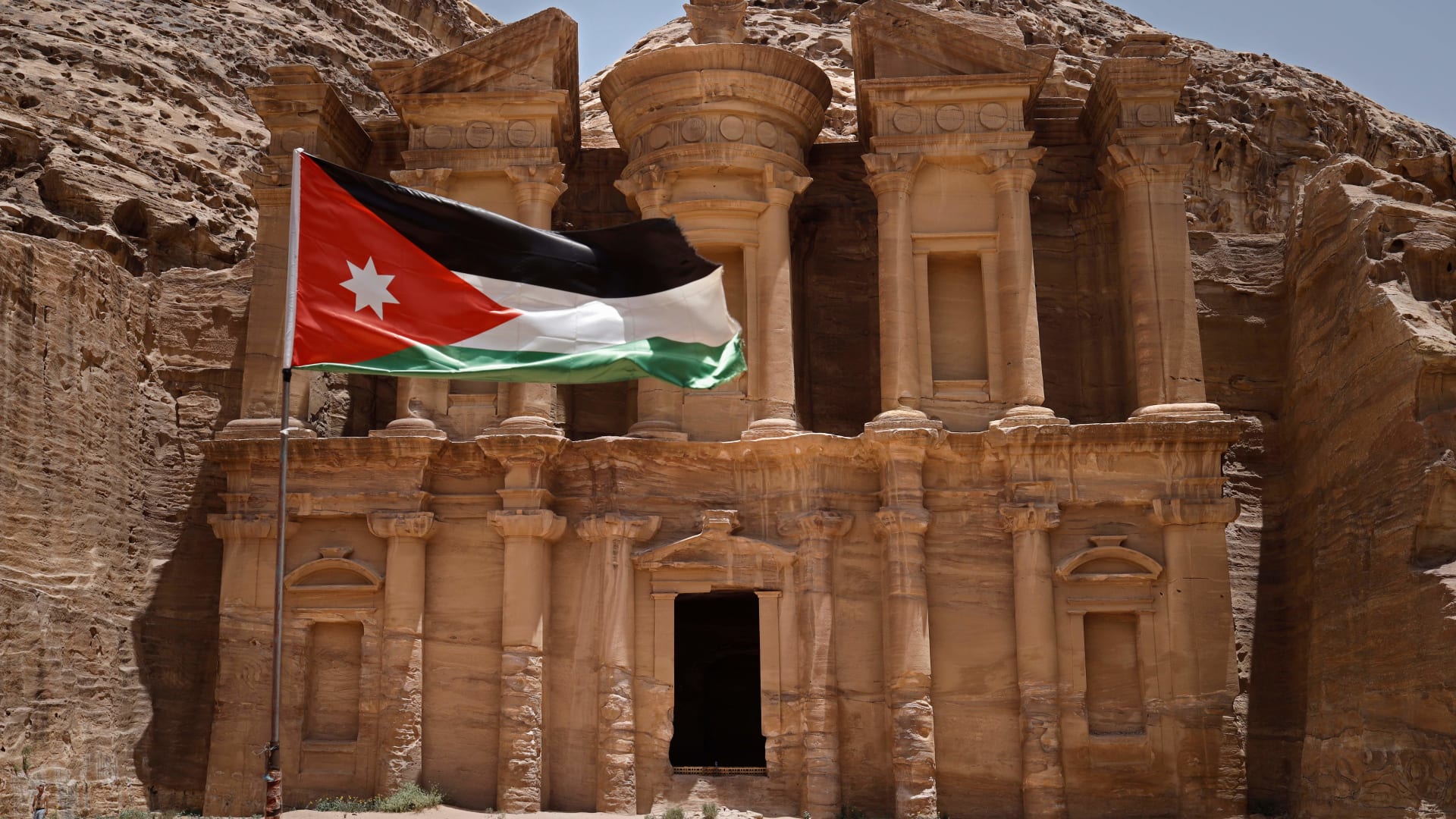 الأردن: عدم المسؤولية لأربعة متهمين في قضية خلية "الفوضى".. وأحد المحامين يُعلق