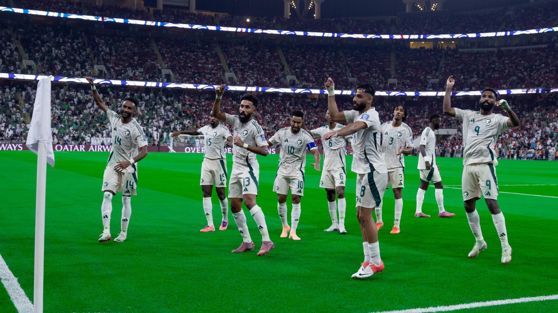 احتفلا على طريقة فهد المولد.. لقطة للاعبي السعودية بمباراة إندونيسيا تثير تفاعلاً