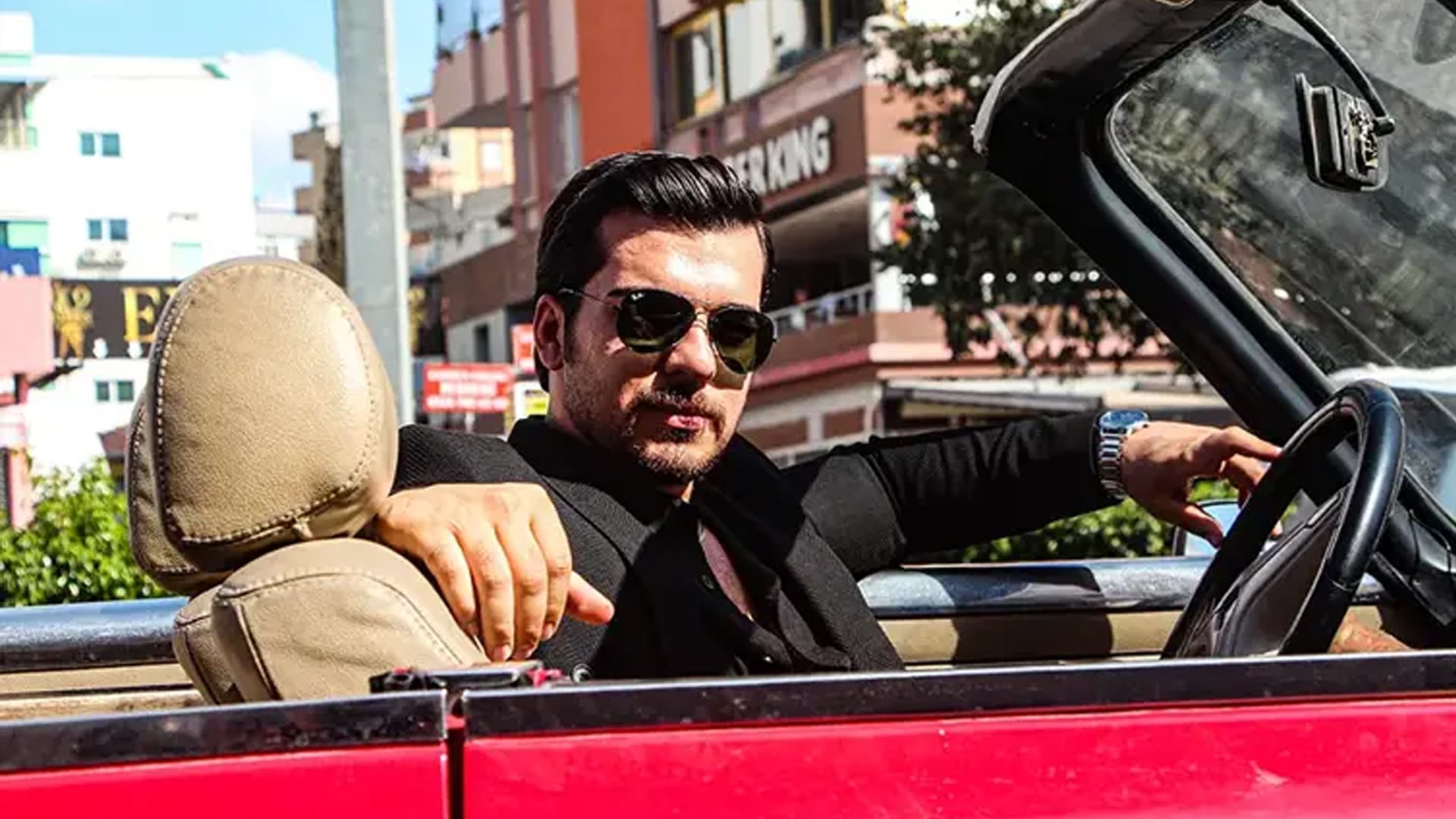 صاحب معرض سيّارات من محبّي "أشرف تِك" بطل "حلم أشرف" يصبح "ترند" في تركيا