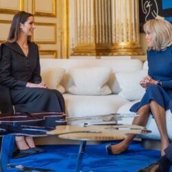 الأردن.. فيديو الأميرة رجوة الحسين وفستانها الأسود بلقاء ماكرون وزوجته يثير تفاعلا