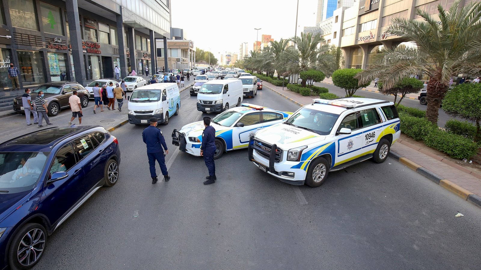 الكويت.. وزارة الداخلية تعلن اعتقال أحد منتسبيها وتكشف ما ضُبط بحوزته بعد ورود بلاغ بحادث 4 312093