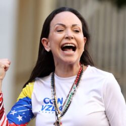 لحظة إعلان فوز الفنزويلية ماريا كورينا ماتشادو بجائزة نوبل للسلام