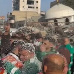 فيديو منسوب إلى "رد فعل طواقم الإسعاف والدفاع المدني بعد اتفاق غزة".. ما حقيقته؟