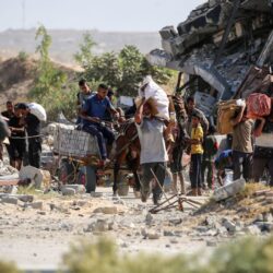 وكالة إسرائيلية تعلن بدء تدفق شاحنات المساعدات إلى غزة