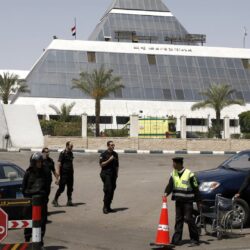 منهم شيخ قطري.. كشف أسماء الدبلوماسيين المتوفين بحادث شرم الشيخ في مصر