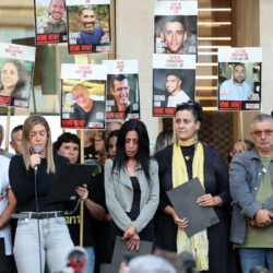 متحدث باسم مكتب نتنياهو يكشف عن موعد إطلاق سراح الرهائن من غزة