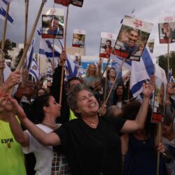 كتائب القسام تنشر قائمة بأسماء الرهائن الأحياء قبل الإفراج عنهم