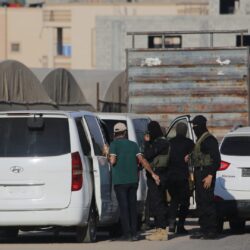 أول بيان لحماس مع بدء إفراجها عن الرهائن الأحياء من غزة