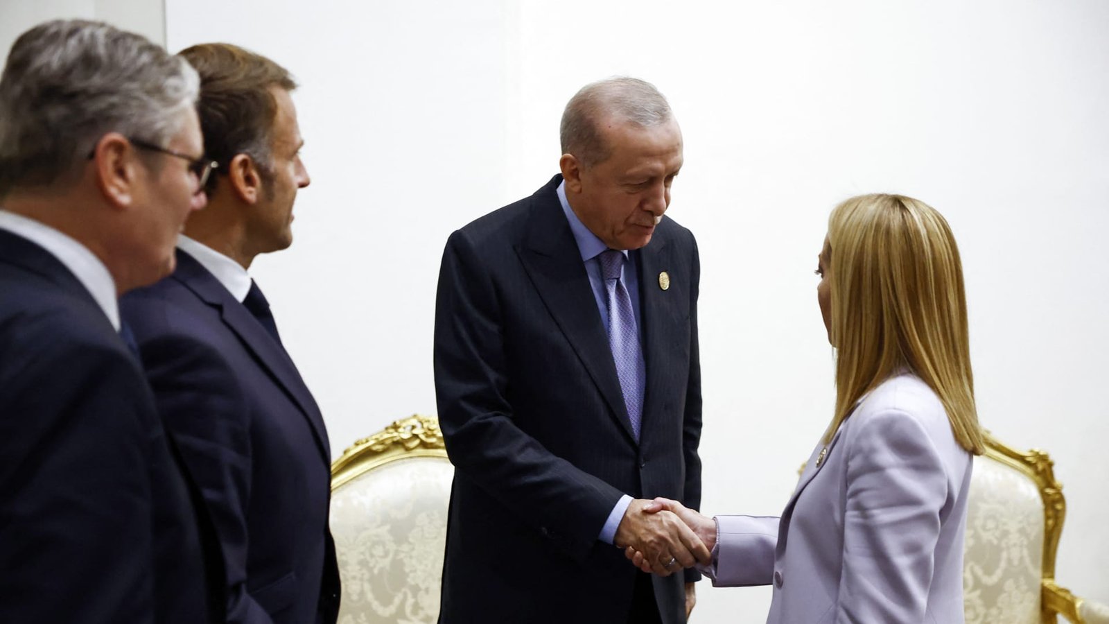 أردوغان يباغت رئيسة وزراء إيطاليا بطلبه توقفها عن التدخين.. كيف ردت؟ 2 312399