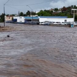 فيضانات جنوب غربي الولايات المتحدة بعد هطول أمطار تعادل منسوب شهرين في 24 ساعة فقط