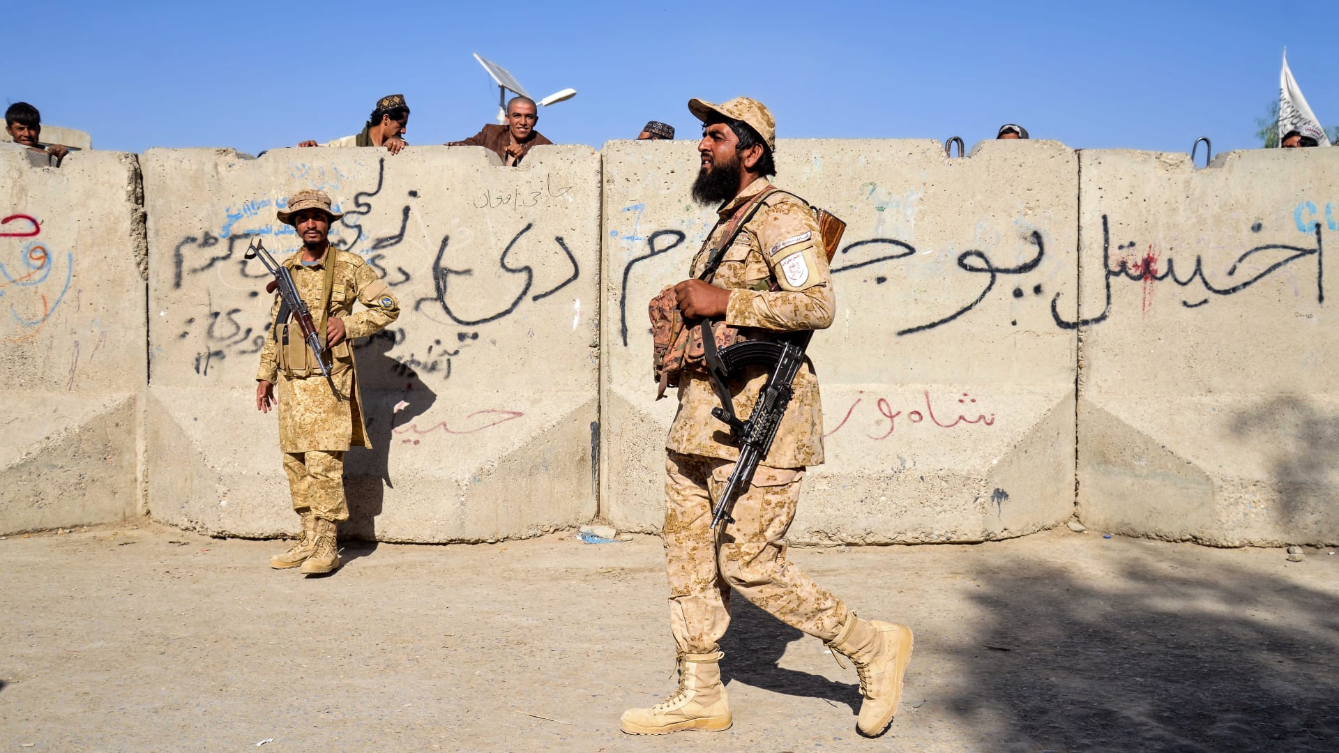 أفغانستان وباكستان.. أعنف قصف مدفعي بسنوات ودعوات سعودية قطرية للتهدئة.. ما عليك معرفته؟