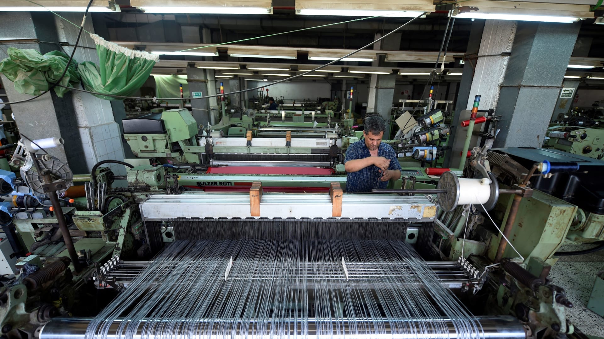 مصر.. حزمة إنقاذ للمصانع المتعثرة تشمل مُهلا زمنية وتمويلات مُيسرة