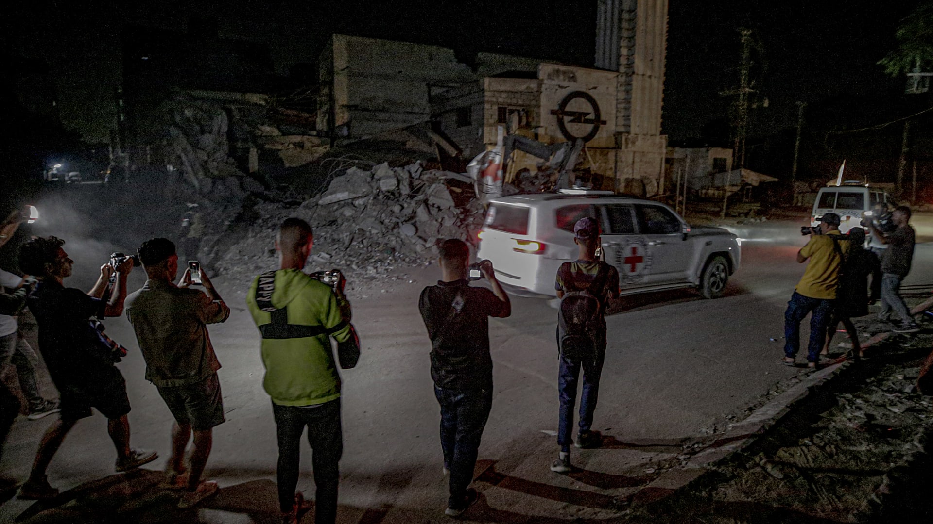 مصادر: إسرائيل تعتقد أن حماس تعرف أماكن بعض الرهائن المفقودين