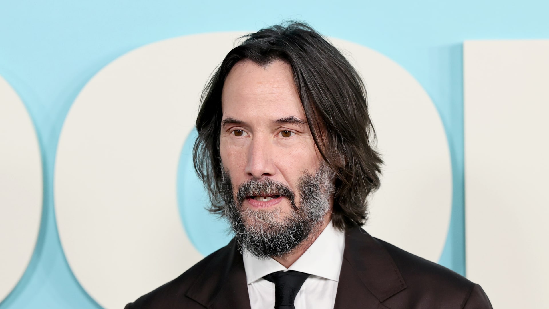 "تشاك سبادينا".. كيانو ريفز يكشف عن قصّة طريفة لاختيار اسم فنّي له في بداياته