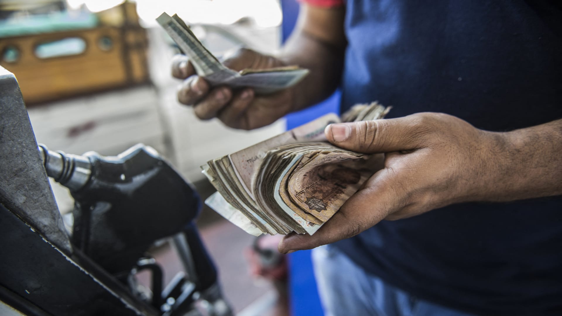 الحكومة المصرية تعلن زيادة أسعار المنتجات البترولية