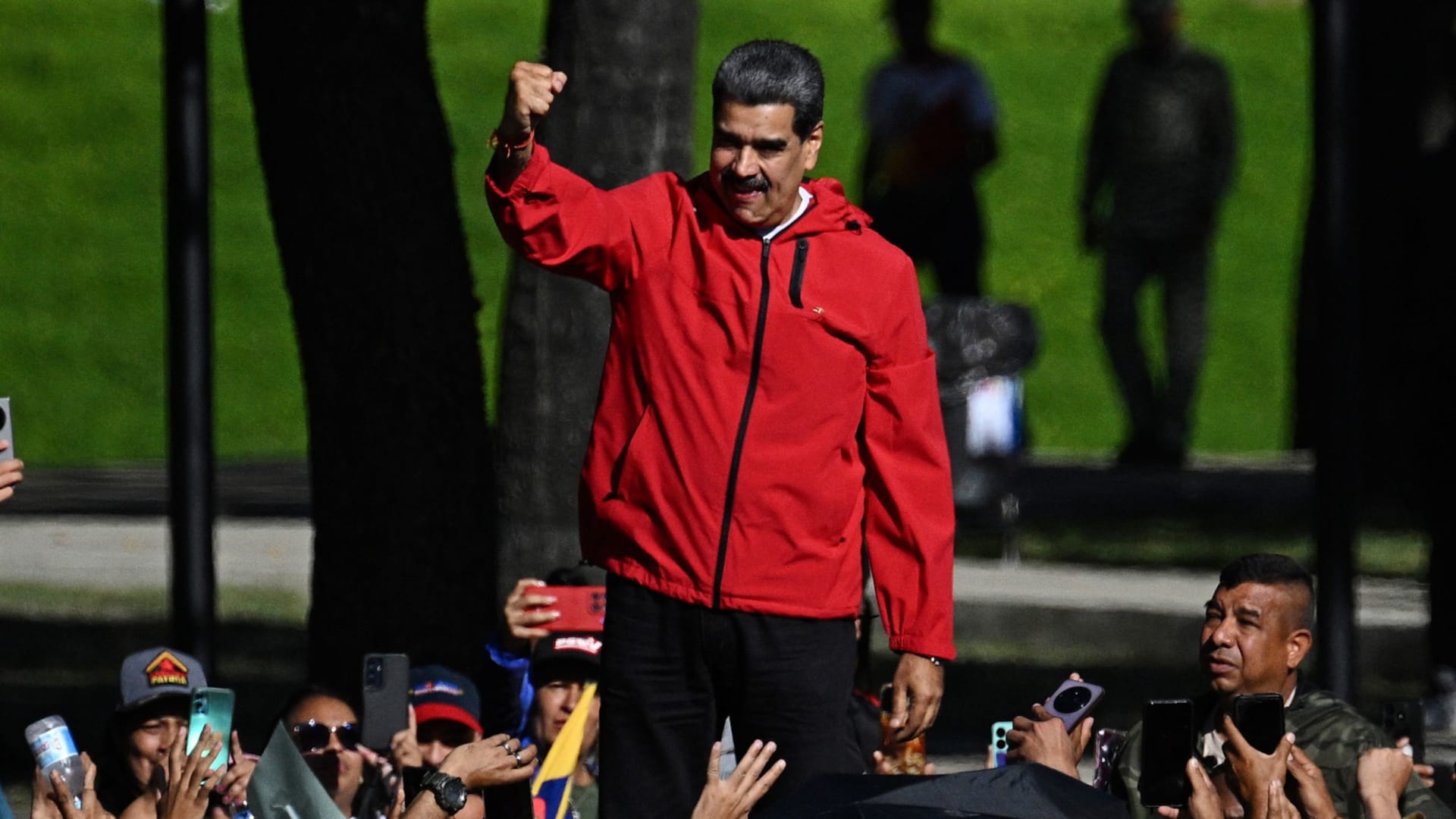 رئيس فنزويلا يتهم ترامب بمحاولة الإطاحة به.. ويؤكد أن شعبه متحد ولن يسمح بنجاح "المؤامرة"