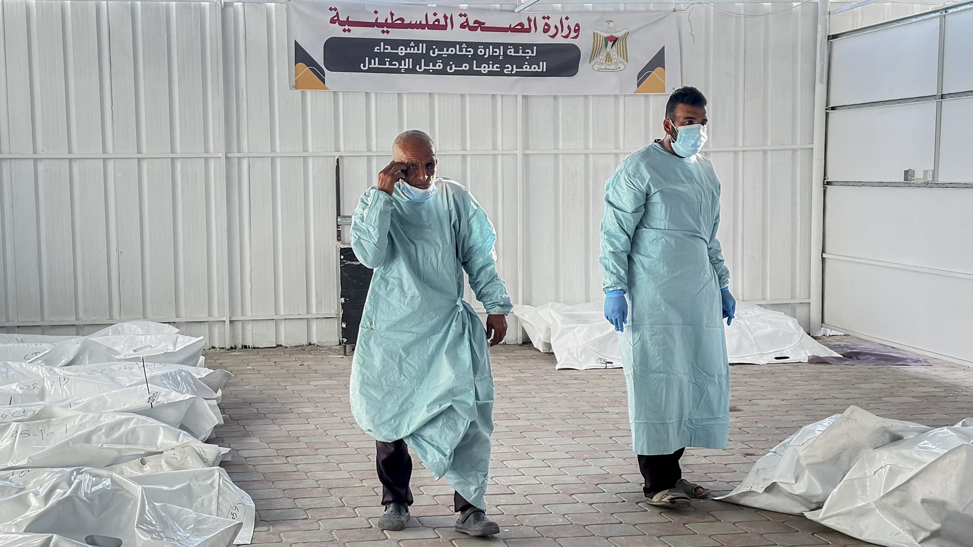 علامات وغموض يكتنف هويات أكثر من 100 جثة فلسطينية سلمتها إسرائيل