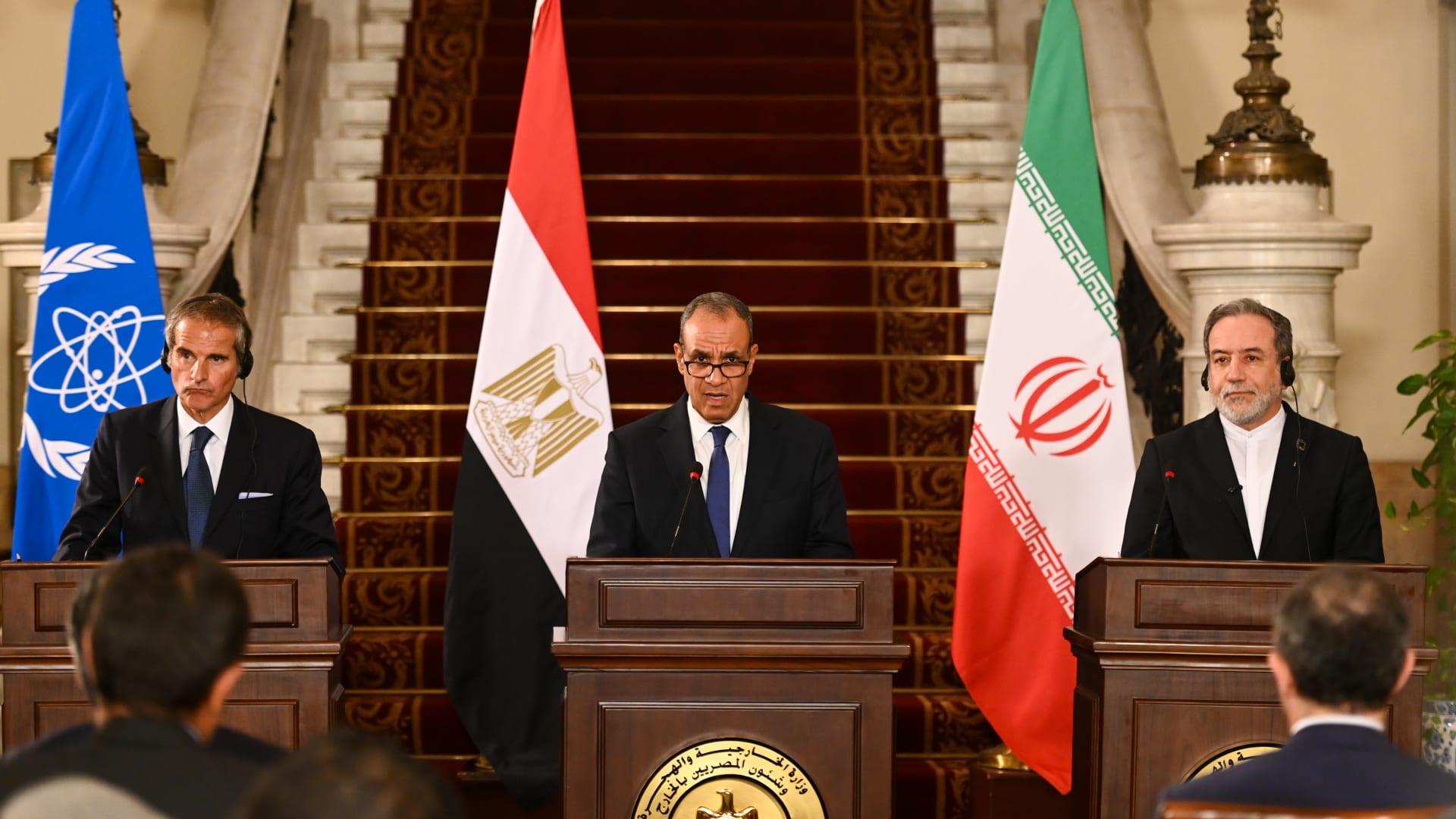 مصر تجري اتصالات مكثفة مع أمريكا وإيران لاستئناف المفاوضات النووية