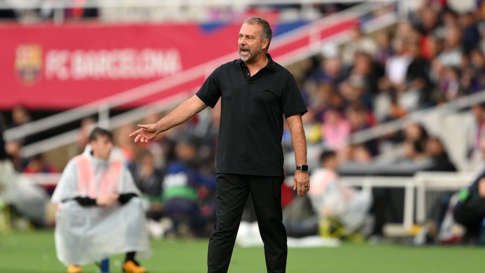 احتفال مُثير للجدل من هانزي فليك بهدف فوز برشلونة على جيرونا