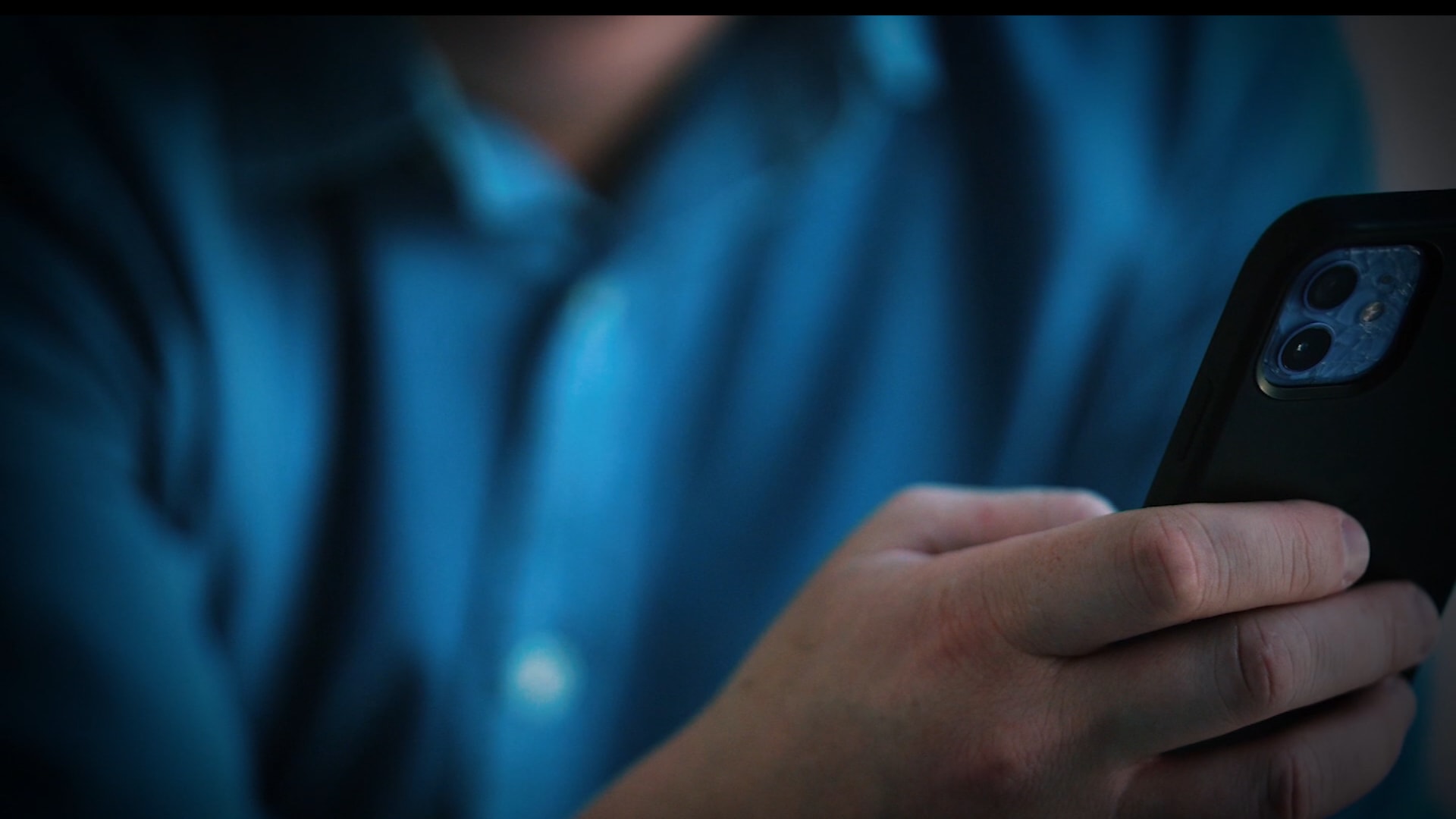 ماذا يشاهد الأولاد على مواقع التواصل الاجتماعي؟ وكيف يؤثر ذلك على عقليتهم؟