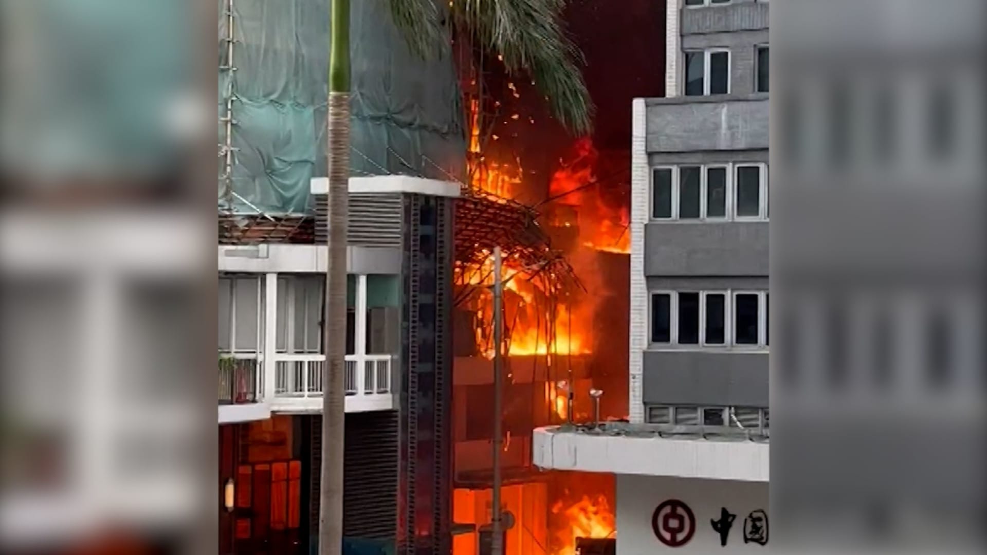 "مشاهد مأساوية" لحريق هائل بمبنى شاهق الارتفاع وسط هونغ كونغ