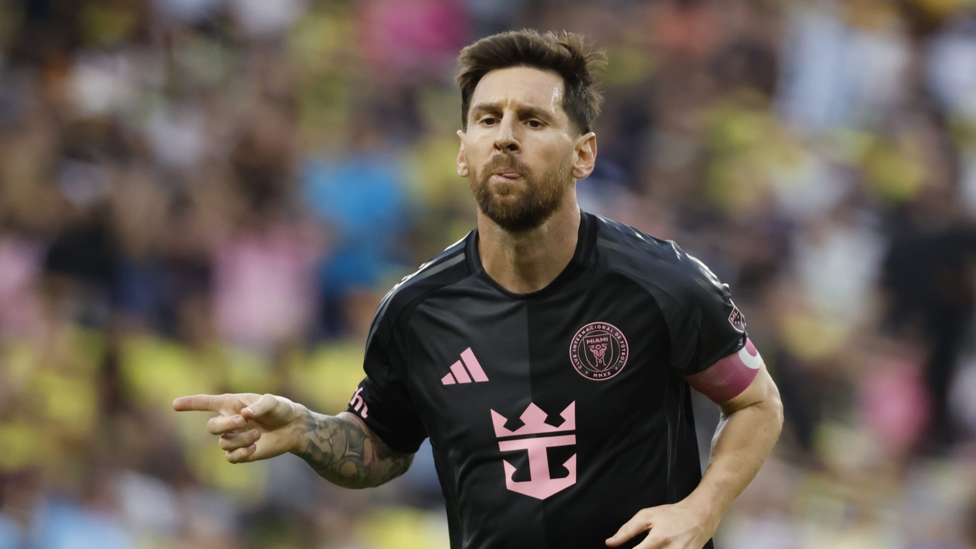 ميسي يفوز بجائزة الحذاء الذهبي في الدوري الأمريكي.. ويحقق رقماً قياسياً