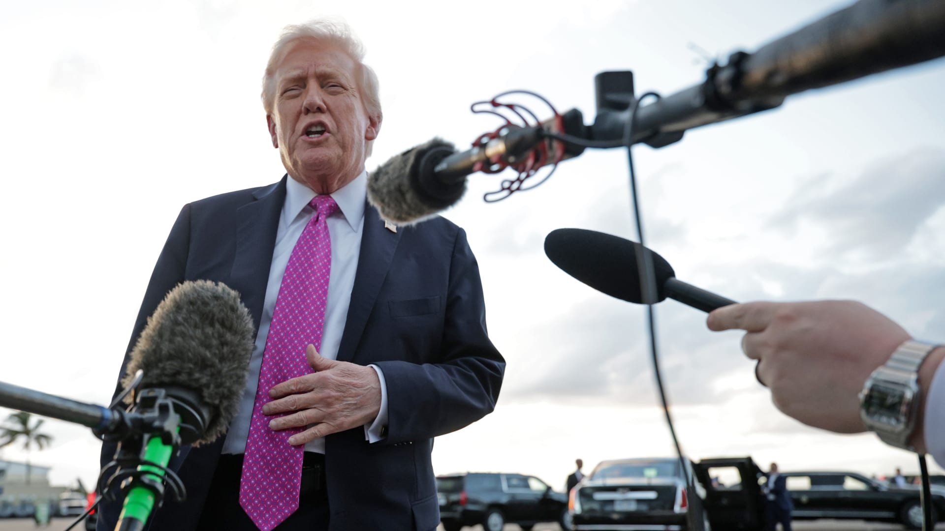 لماذا أعلن ترامب إنهاء جميع المعونات والدعم عن كولومبيا؟