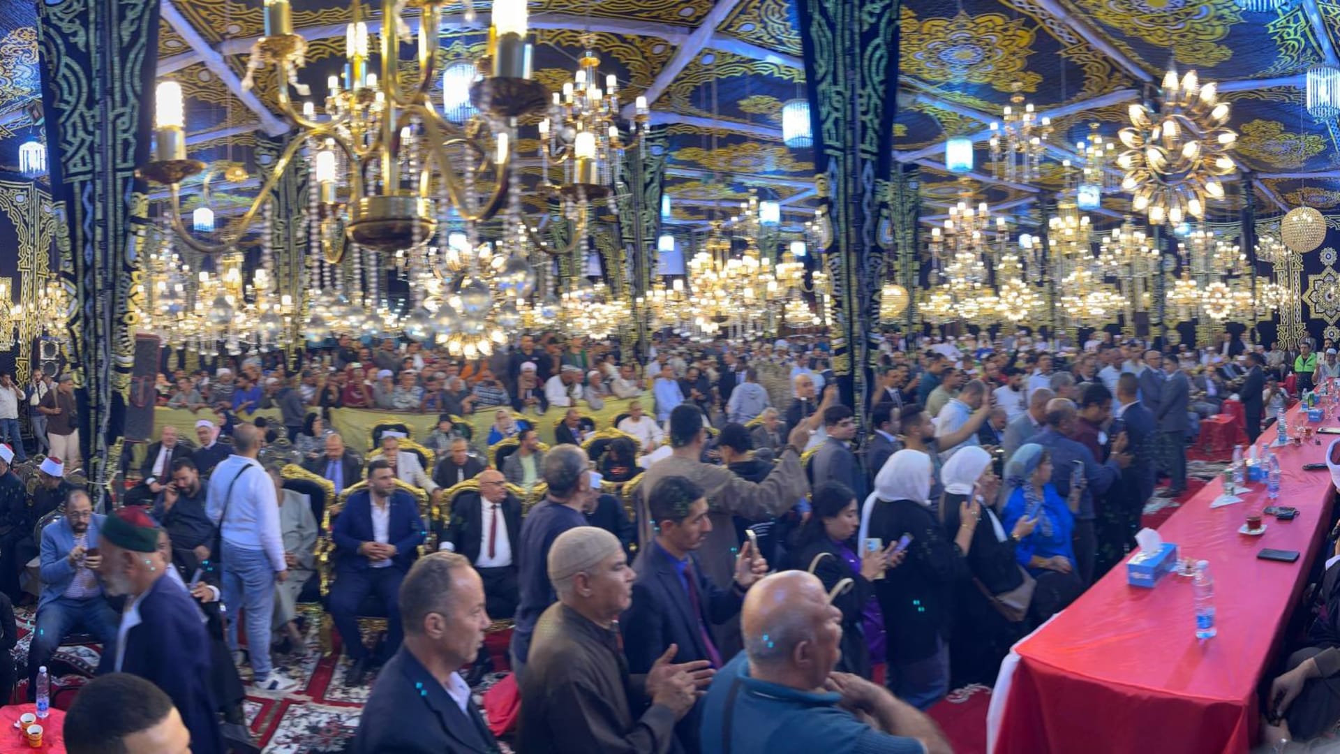 مصر: ضجة بعد توافد أعداد غفيرة على مولد السيد البدوي..وعضو بالطرق الصوفية: أكبر تجمع بعد الحج