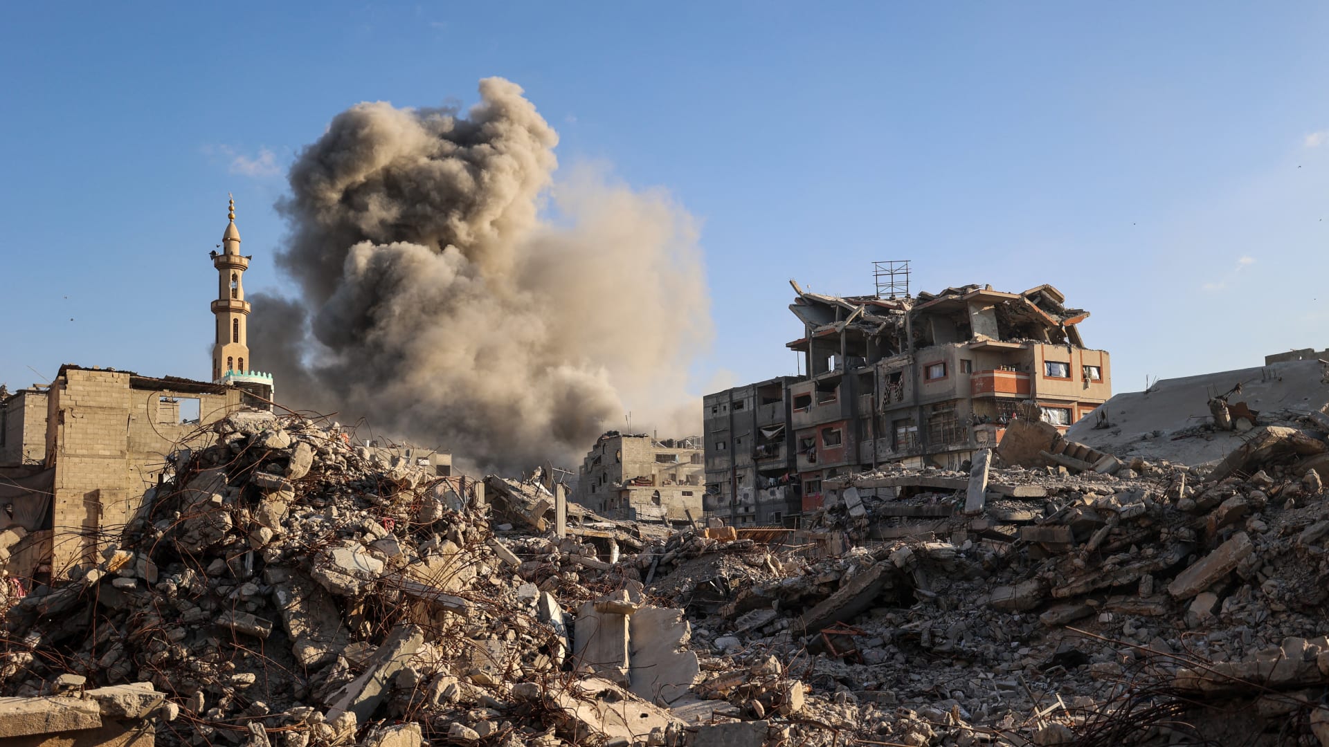 مستشفيات غزة: مقتل 36 شخصًا على الأقل في غارات إسرائيلية الأحد