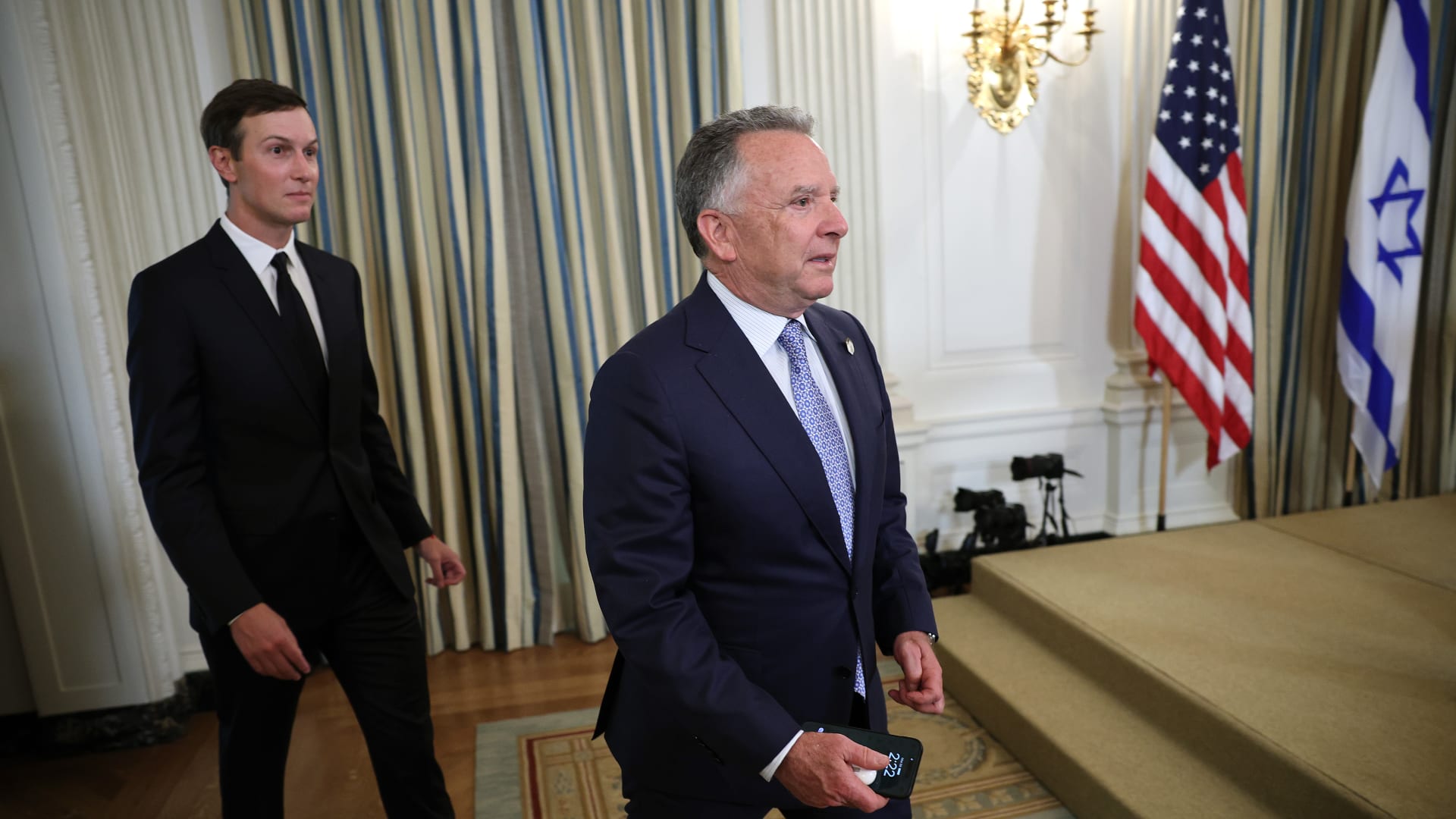 كوشنر وويتكوف يكشفان كواليس مباحثات اتفاق غزة.. وإذن ترامب بالتفاوض "مباشرة" مع حماس