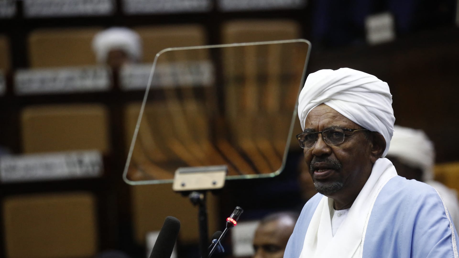 فيديو متداول لـ"جولة عمر البشير في شوارع مروي" بالسودان.. ما حقيقته؟