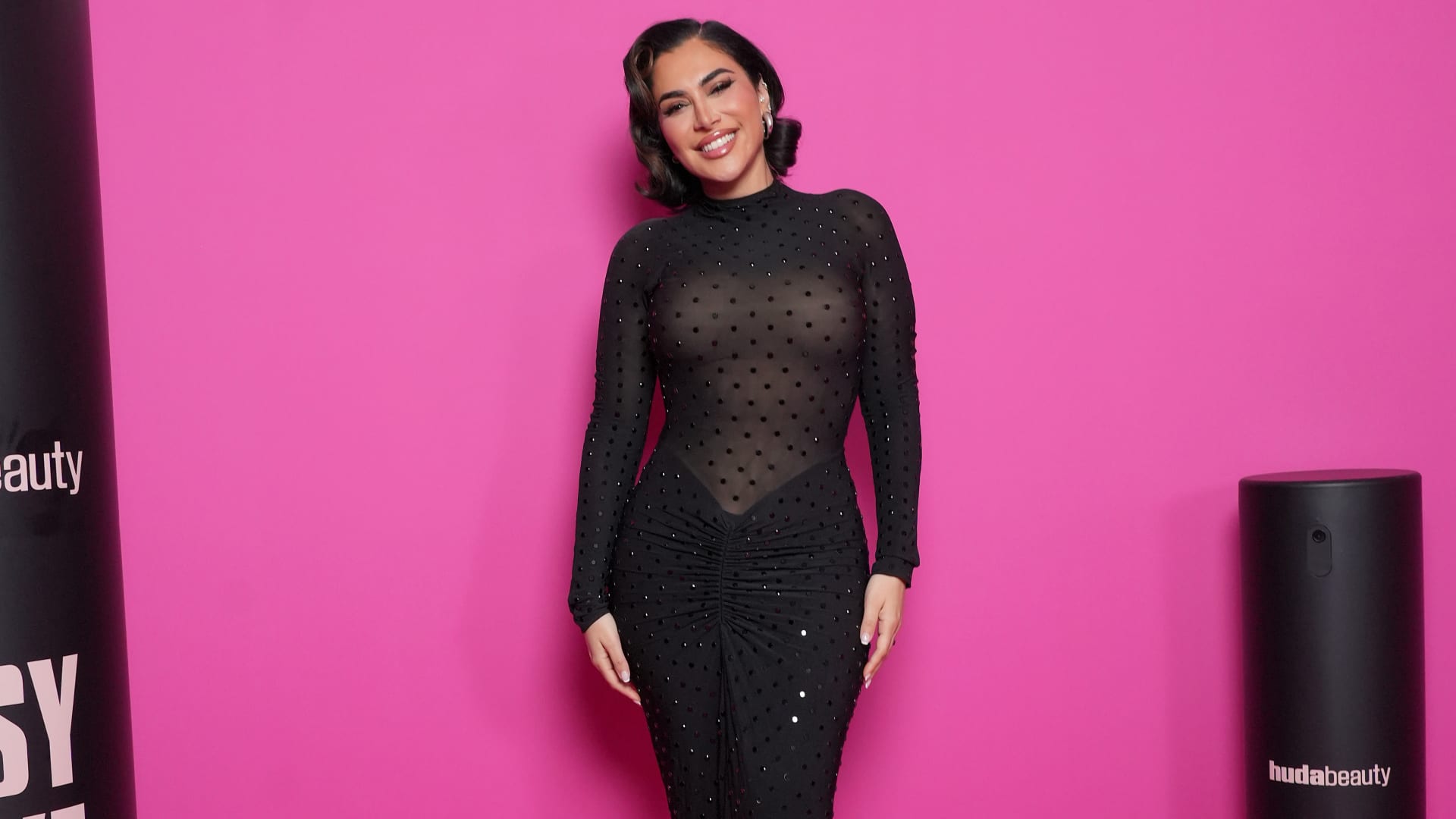 هدى قطّان تتألق بنقشة النمر في باريس