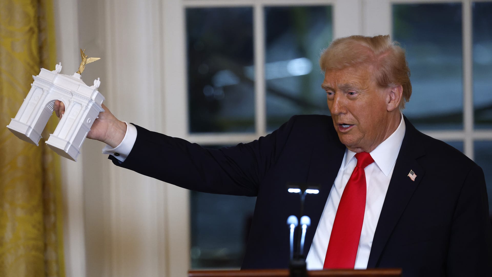 ترامب: ضجيج بناء قاعة الرقص في البيت الأبيض "موسيقى تُطرب أذني"